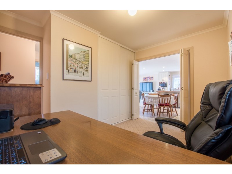 12 Yaldara Close, Woodcroft SA 5162