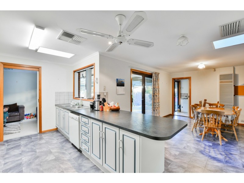 48 Serenade Crescent, Aberfoyle Park SA 5159