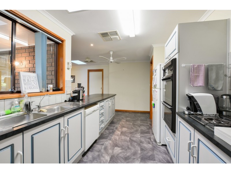 48 Serenade Crescent, Aberfoyle Park SA 5159