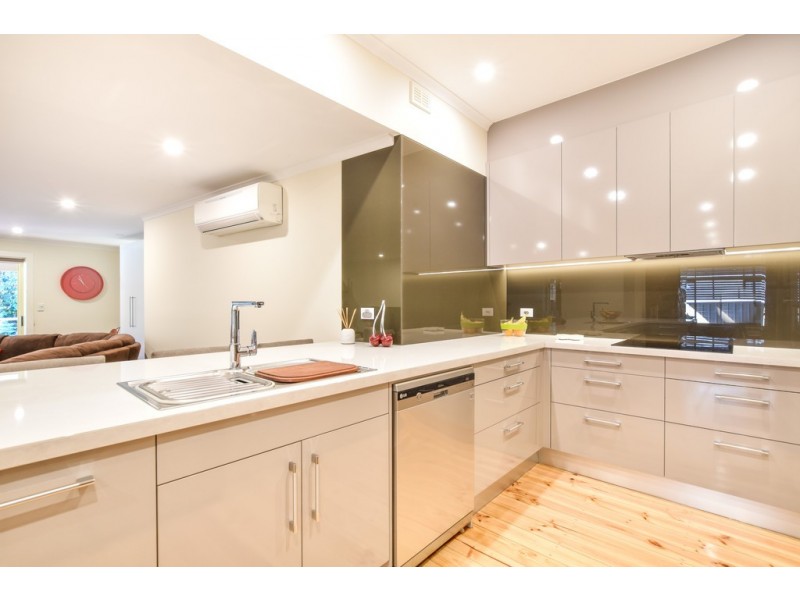 16 Klar Avenue, Darlington SA 5047