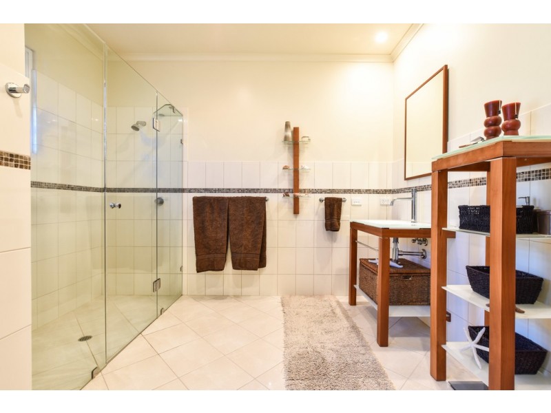 16 Klar Avenue, Darlington SA 5047