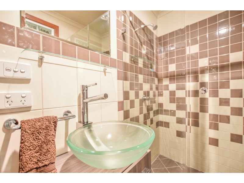 16 Klar Avenue, Darlington SA 5047