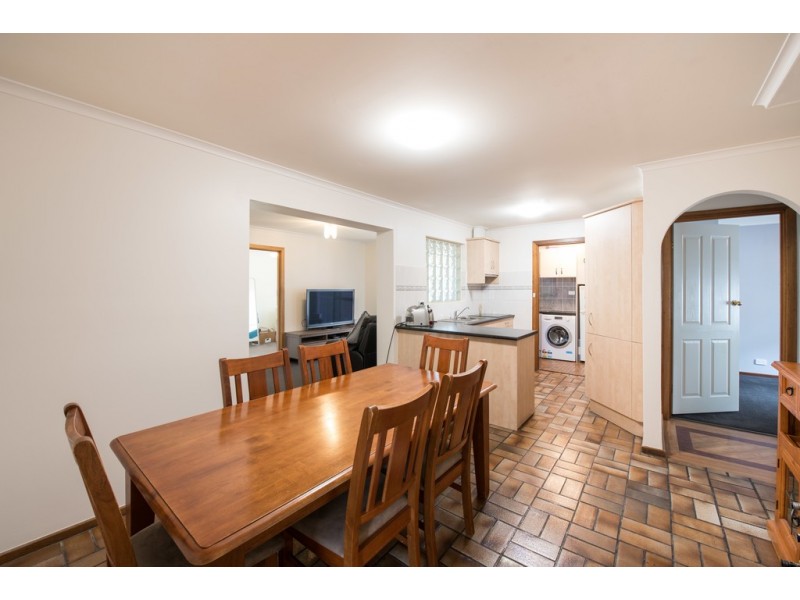 1 Warawee Place, Hallett Cove SA 5158