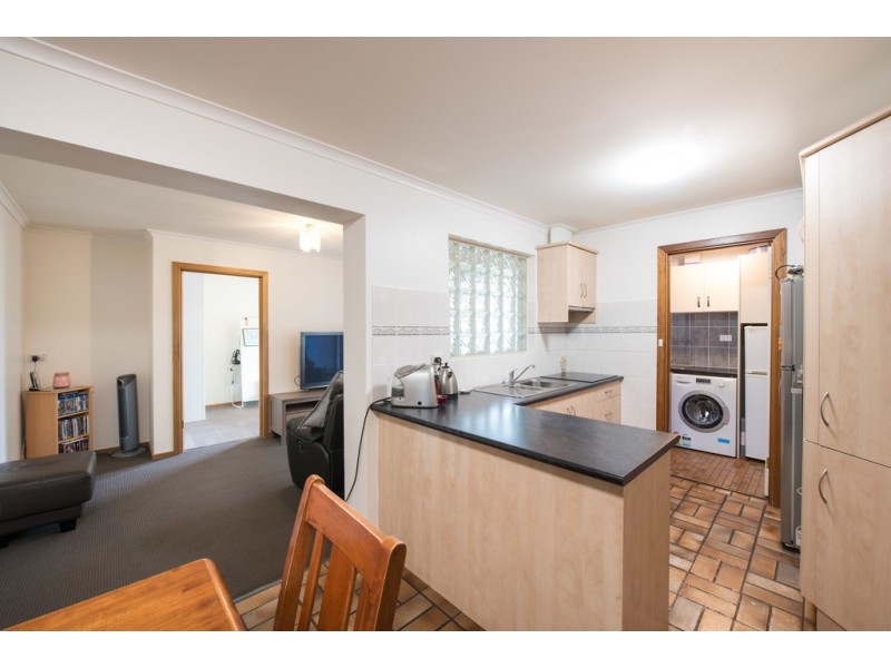 1 Warawee Place, Hallett Cove SA 5158