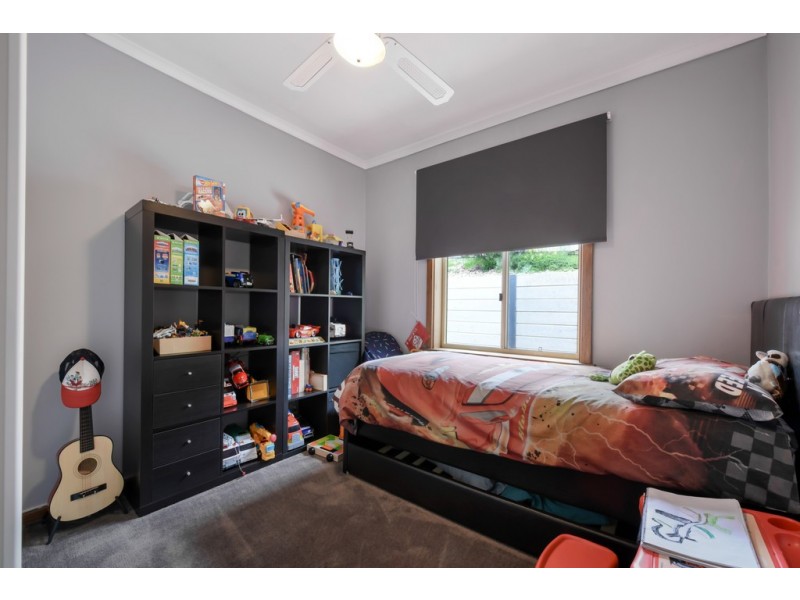 1 Warawee Place, Hallett Cove SA 5158