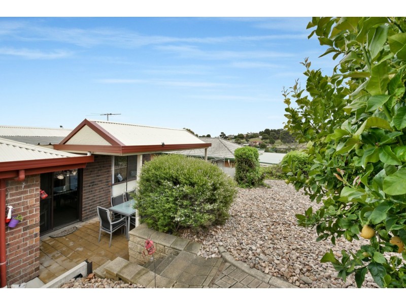 1 Warawee Place, Hallett Cove SA 5158