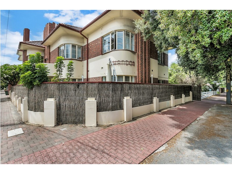 1/88 Moseley Street, Glenelg South SA 5045