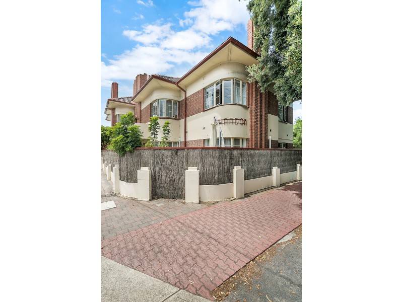 1/88 Moseley Street, Glenelg South SA 5045