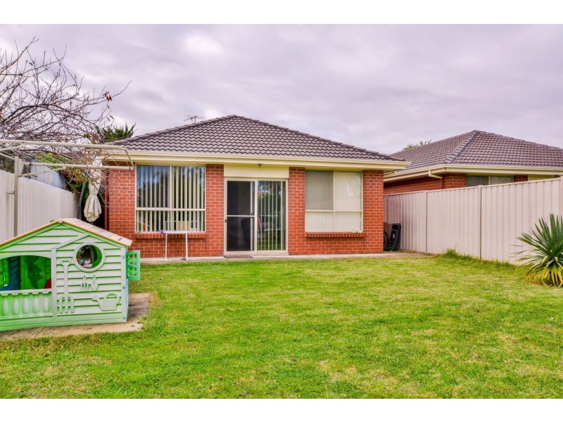 18 Wingfield Street, Clovelly Park SA 5042