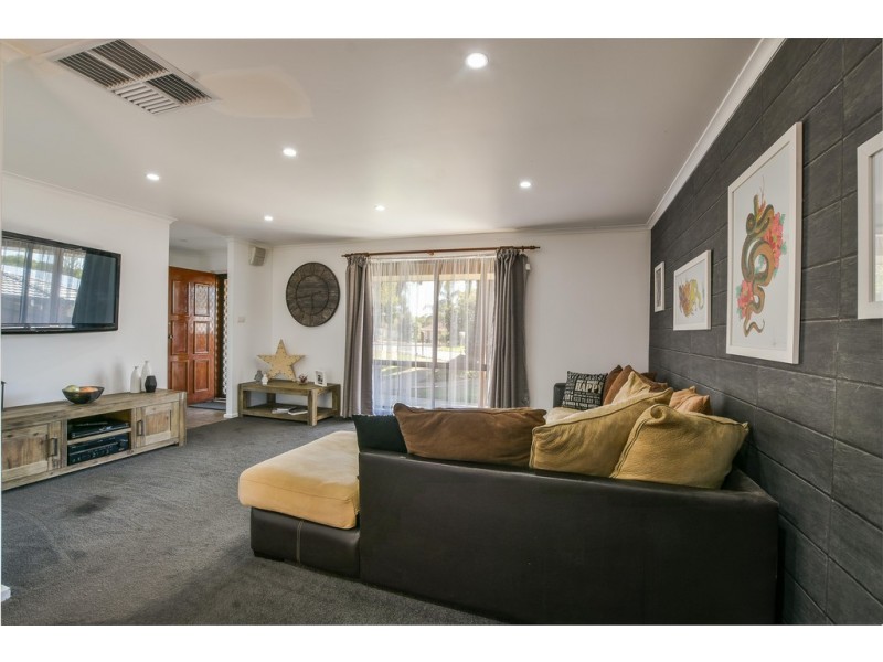 20 Moncur Street, Woodcroft SA 5162