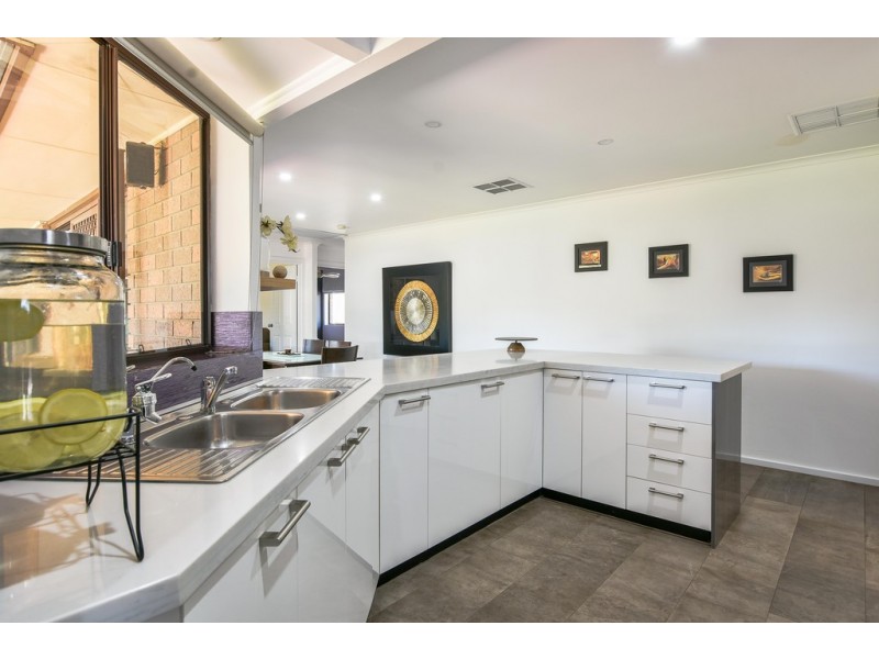 20 Moncur Street, Woodcroft SA 5162