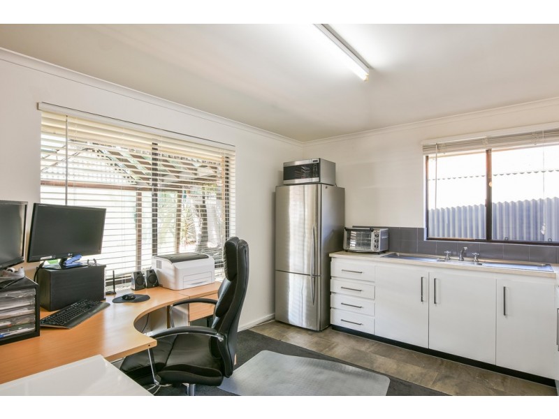 20 Moncur Street, Woodcroft SA 5162