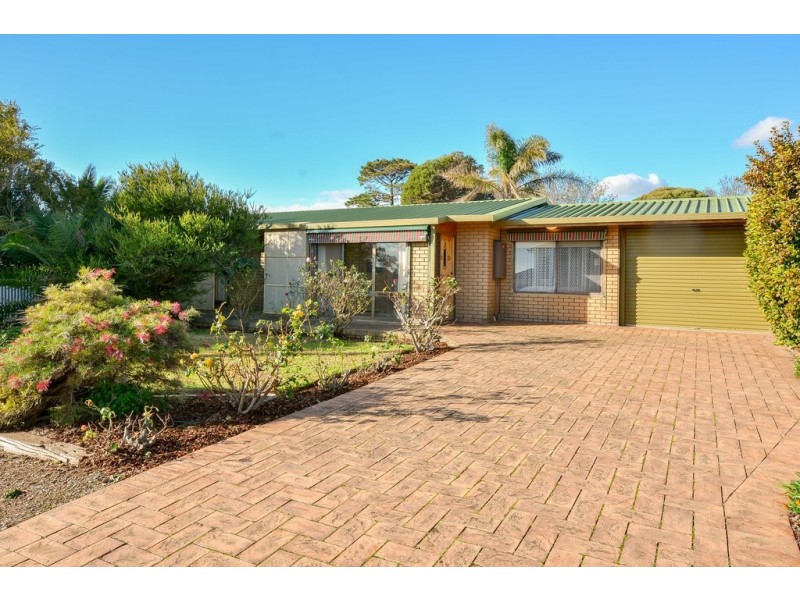 8 Plaza Ave, Sellicks Beach SA 5174