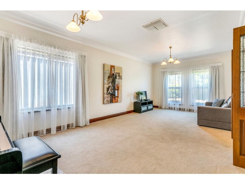 26 Jutland Parade, Woodcroft SA 5162
