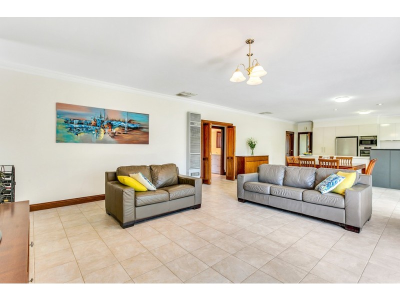26 Jutland Parade, Woodcroft SA 5162