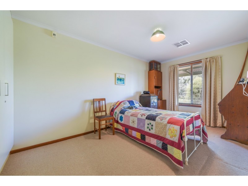 131 Communication Rd, Tatachilla SA 5171