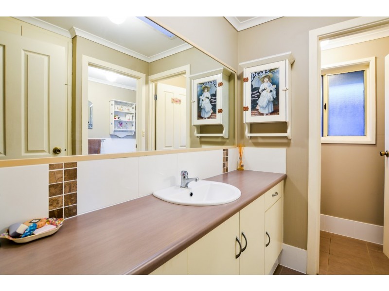 20 Zabica Avenue, Woodcroft SA 5162