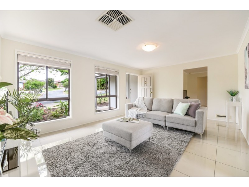 6 Chifley Crescent, Trott Park SA 5158