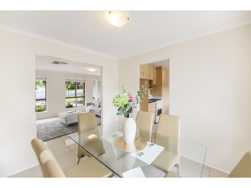 6 Chifley Crescent, Trott Park SA 5158