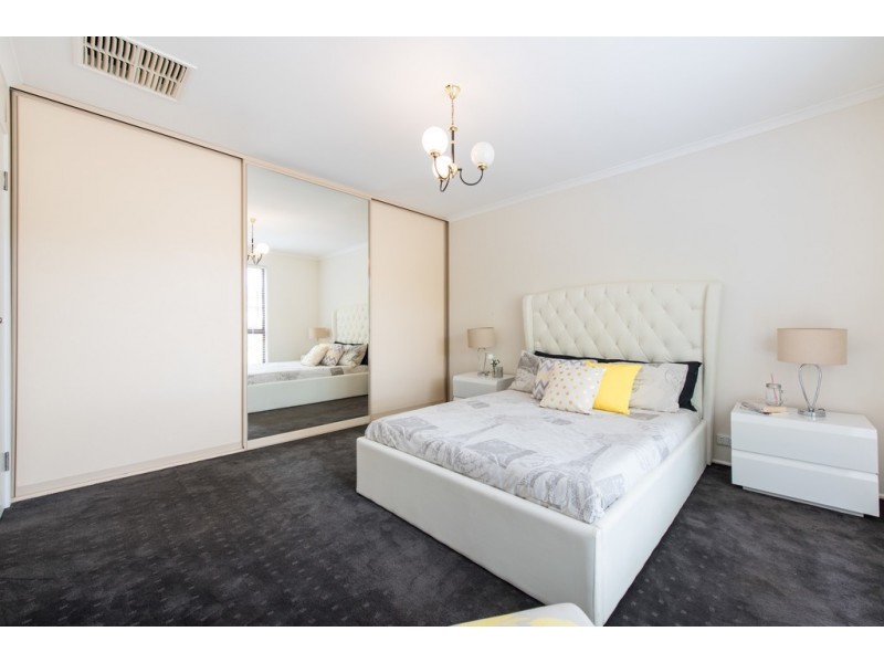 6 Chifley Crescent, Trott Park SA 5158