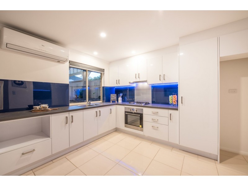 2 Hornpipe Glen, Seaford Rise SA 5169