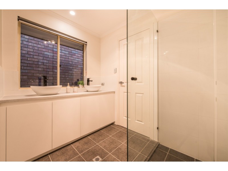 2 Hornpipe Glen, Seaford Rise SA 5169