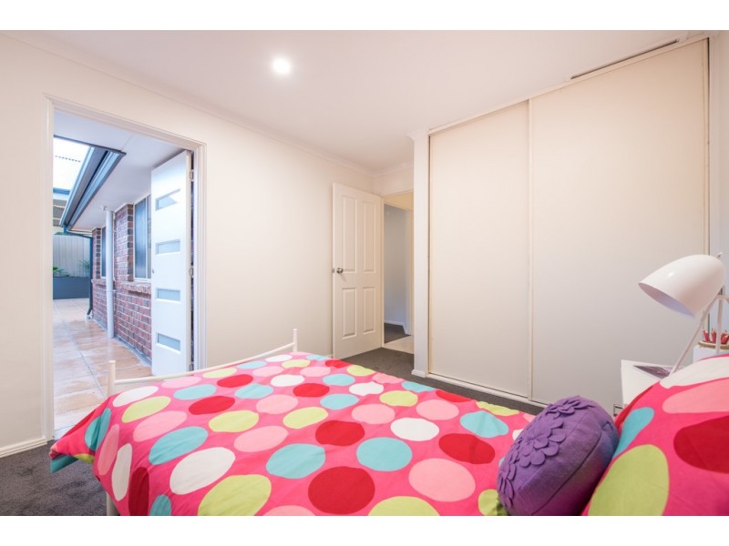 2 Hornpipe Glen, Seaford Rise SA 5169