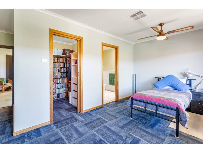 49 Karoona Crescent, Seacombe Heights SA 5047