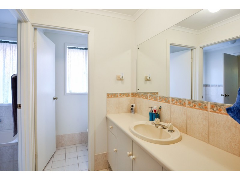 6 Petrel Court, Flagstaff Hill SA 5159