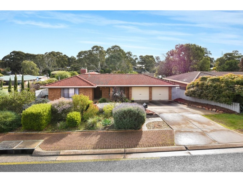 1 Ash Street, Aberfoyle Park SA 5159
