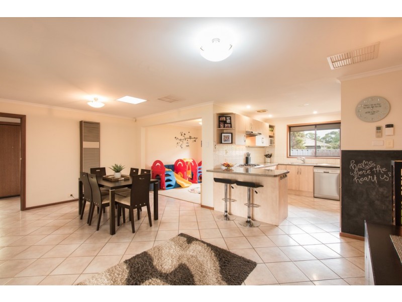 1 Ash Street, Aberfoyle Park SA 5159