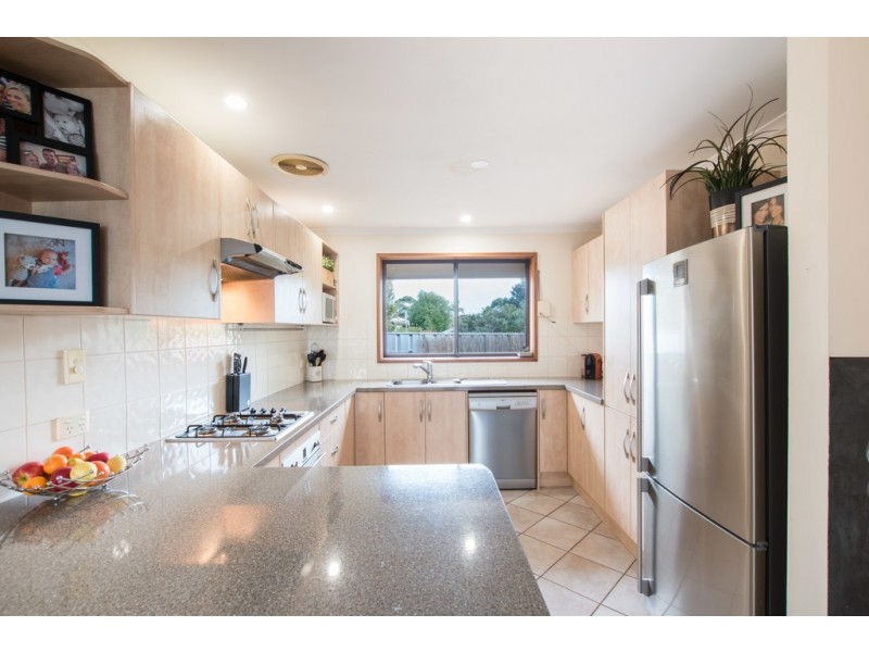 1 Ash Street, Aberfoyle Park SA 5159