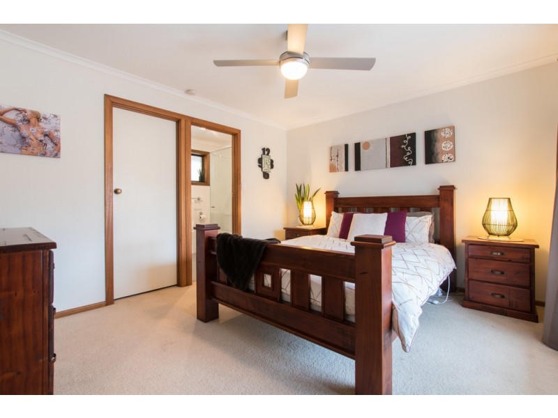 1 Ash Street, Aberfoyle Park SA 5159