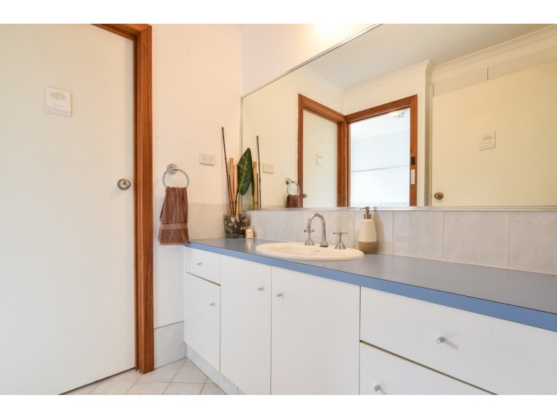 1 Ash Street, Aberfoyle Park SA 5159