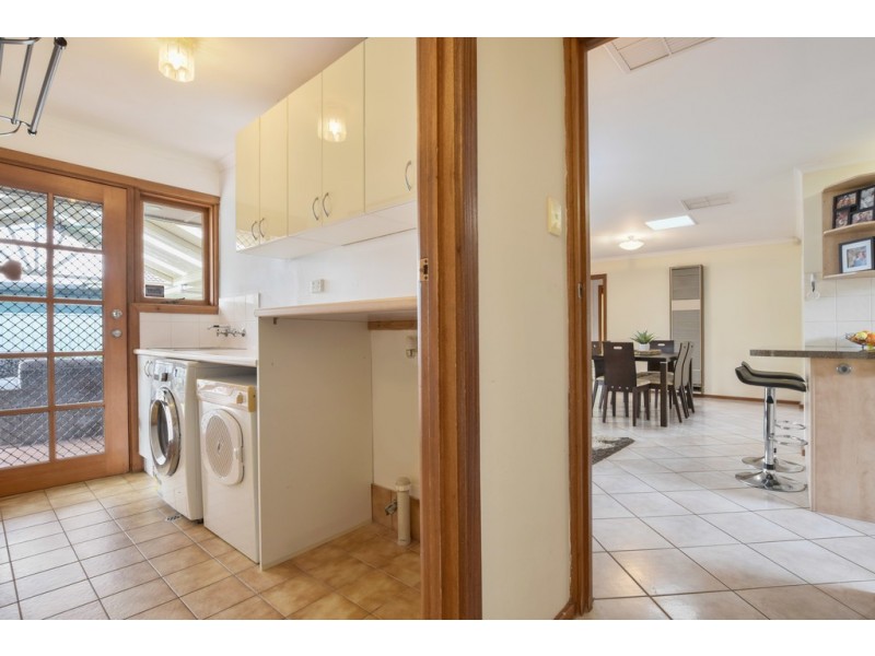 1 Ash Street, Aberfoyle Park SA 5159