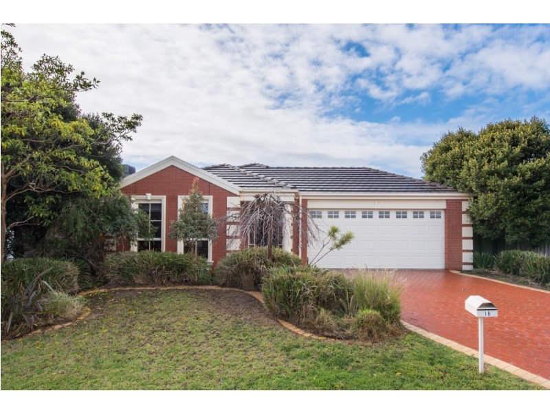 16 Mundulla Avenue, Woodcroft SA 5162