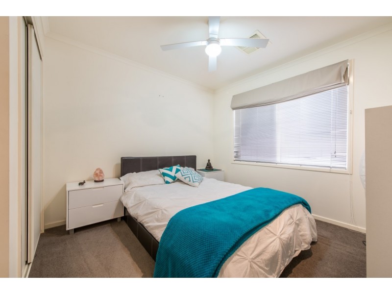 16 Mundulla Avenue, Woodcroft SA 5162