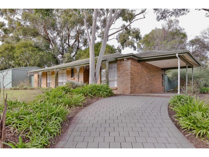 11 Iona Road, Aberfoyle Park SA 5159