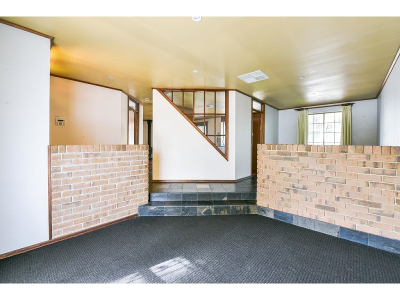 11 Iona Road, Aberfoyle Park SA 5159
