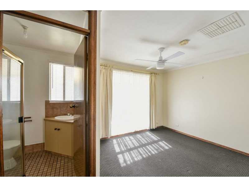 11 Iona Road, Aberfoyle Park SA 5159