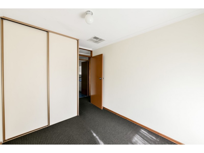 11 Iona Road, Aberfoyle Park SA 5159