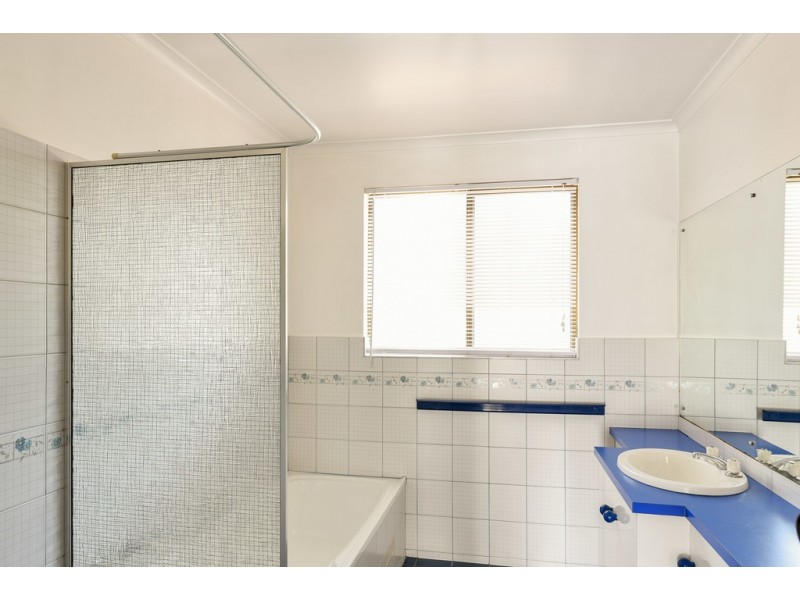 11 Iona Road, Aberfoyle Park SA 5159