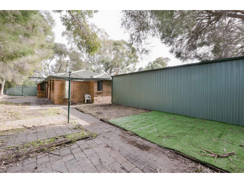 11 Iona Road, Aberfoyle Park SA 5159