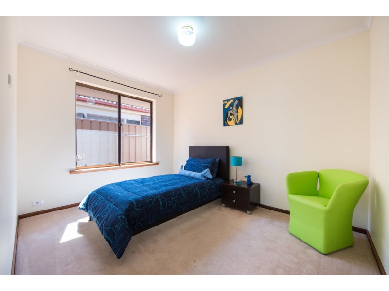 27 Brooks Circuit, Woodcroft SA 5162