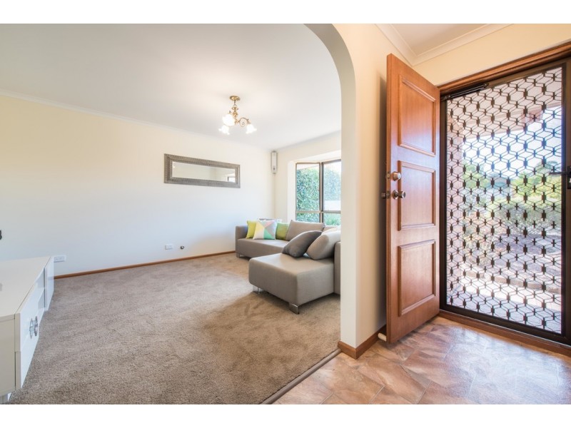 27 Brooks Circuit, Woodcroft SA 5162