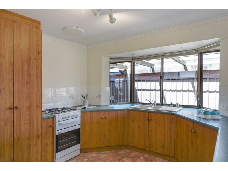 27 Brooks Circuit, Woodcroft SA 5162