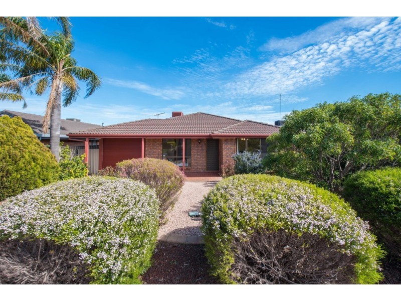 27 Brooks Circuit, Woodcroft SA 5162