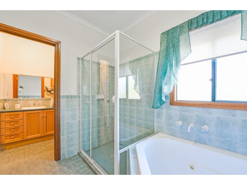 5 Triangle Court, Noarlunga Downs SA 5168