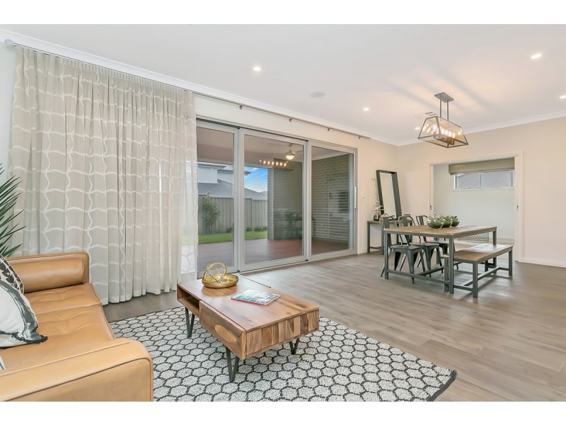 50 Vista Parade, Seaford Heights SA 5169