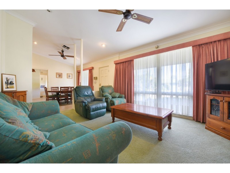 9 Amberly Drive, Happy Valley SA 5159